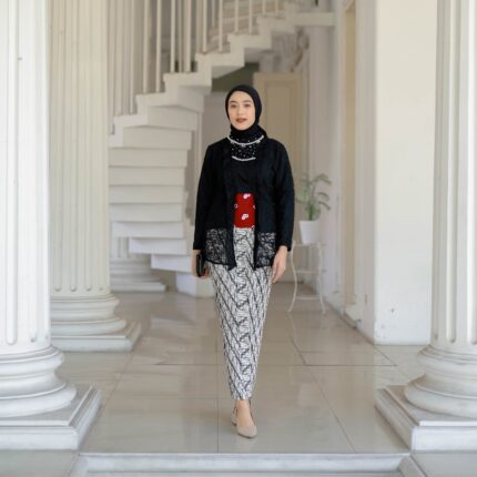 KEBAYA BROKAT PAYET ANGKING